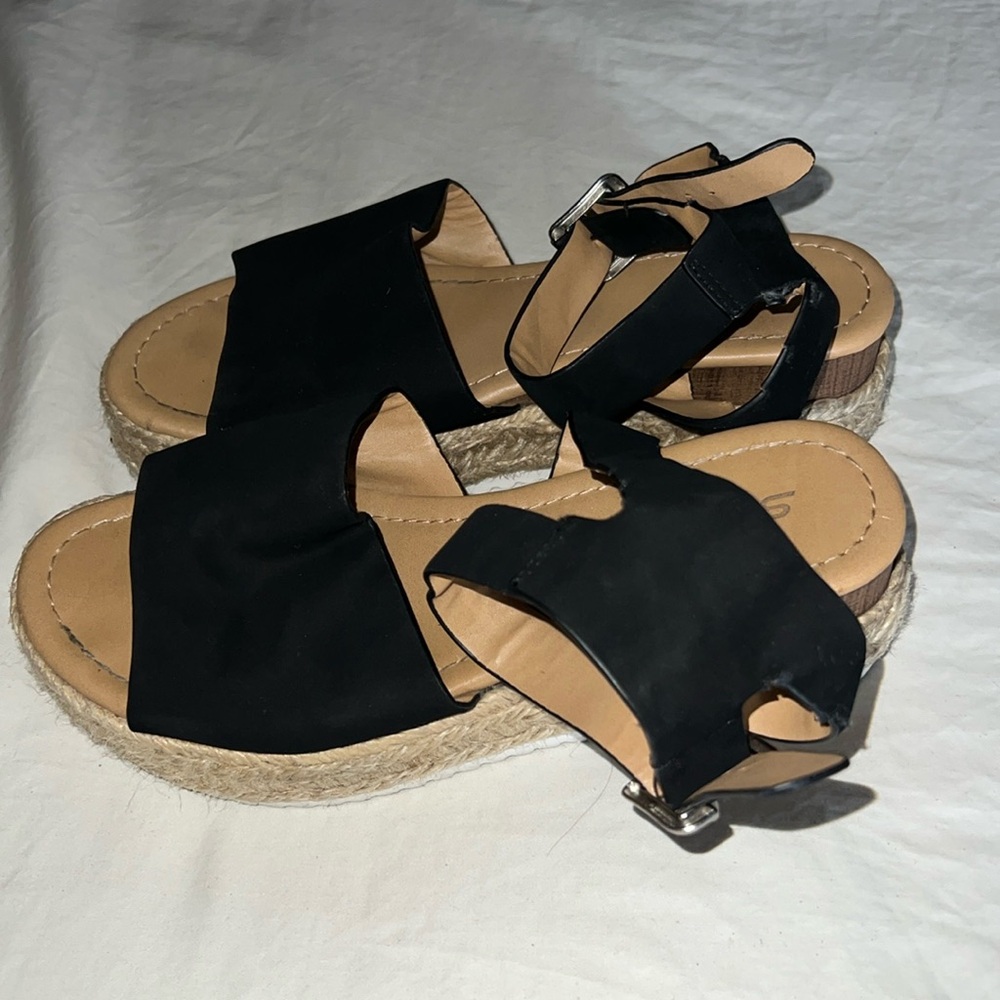 Soda Shoes Black Sandals US size 6.5